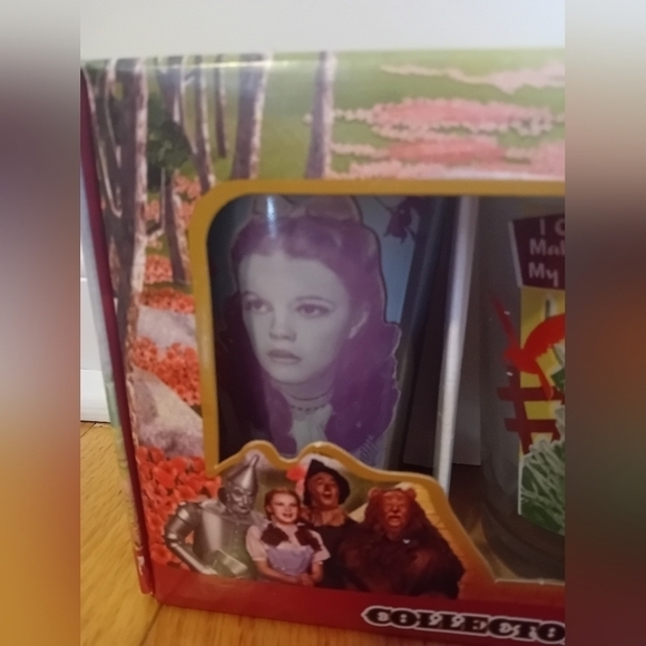 Vintage BNIB Wizard Of Oz Collector's Pint Glass 4 Pack - Picture 3 of 13